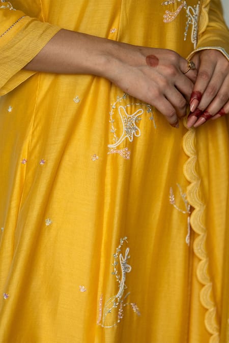 Tilsim By Sagarika Mehrotra_Yellow Shantoon, Mal Chanderi Phool U Neck Anala Embroidered Kurta Pant Set _Online_at_Aza_Fashions