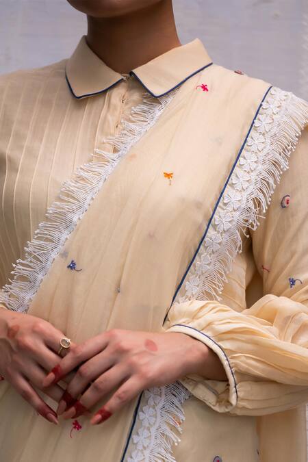 Tilsim By Sagarika Mehrotra_Beige Chanderi Lace, Embroidery Collared Ditsy Motif Saree And Blouse Set _Online_at_Aza_Fashions