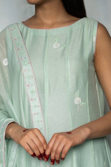 Tilsim By Sagarika Mehrotra_Green Chanderi, Cotton Embroidery Boat Neck Phool Anarkali Set _Online_at_Aza_Fashions