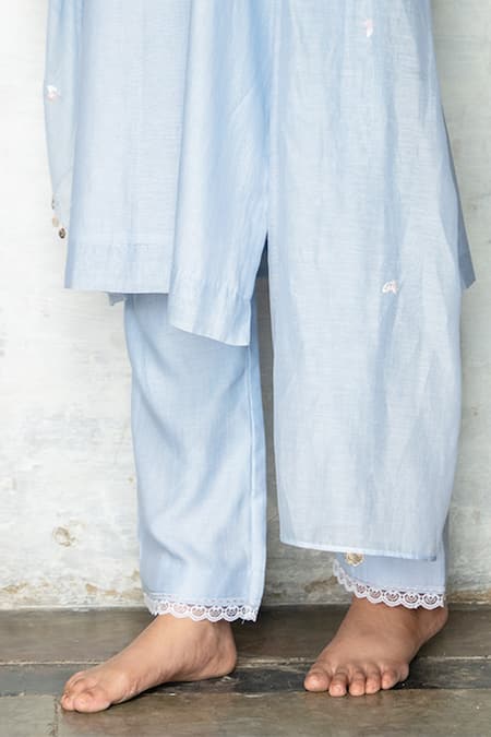 Tilsim By Sagarika Mehrotra_Blue Kota Doria, Chanderi Embroidery, Lace Collared Bloom Motif Kurta Set _Online_at_Aza_Fashions