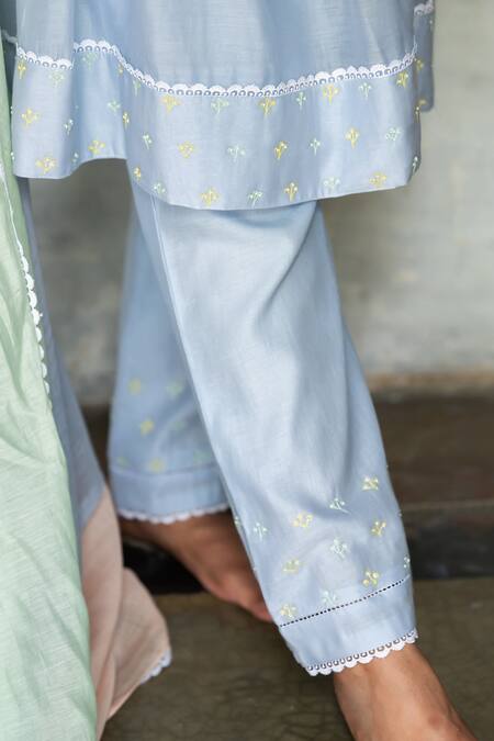 Buy_Tilsim By Sagarika Mehrotra_Blue Chanderi Embroidery Round Neck Stitchline Kurta Pant Set _Online_at_Aza_Fashions