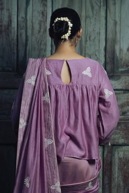 Tilsim By Sagarika Mehrotra Vaidehi Floral Motif Embroidered Saree With Blouse 