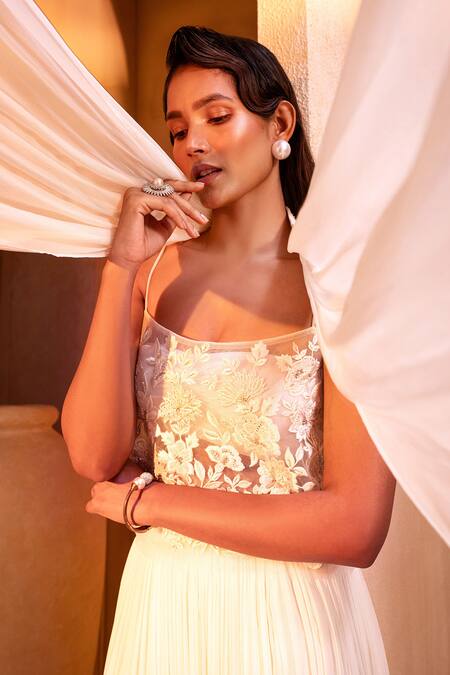 Buy Maisolos Ivory Net, Georgette Embroidery Square Neck Bloom Thread Lehenga Set Online at Aza Fashions Buy_Maisolos_Ivory Net, Georgette Embroidery Square Neck Bloom Thread Lehenga Set _Online_at_Aza_Fashions