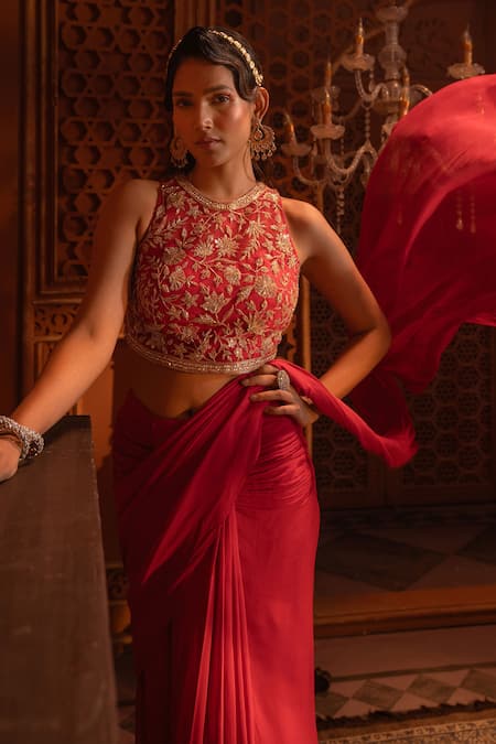 Maisolos_Red Net, Georgette Phool Halter Neck Plain Pre-draped Saree Set _Online_at_Aza_Fashions