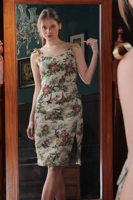 Buy Label Muslin Beige Canvas Embroidery Round Neck Floral Skirt And Corset Set Online at Aza Fashions Buy_Label Muslin_Beige Canvas Embroidery Round Neck Floral Skirt And Corset Set _Online_at_Aza_Fashions