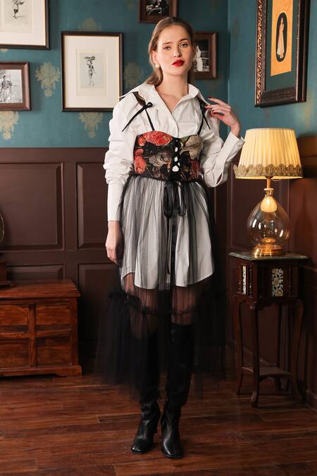 Label Muslin Black Crepe, Canvas Tule Floral Bloom Corset Sweetheart, Pattern Skirt Set Online at Aza Fashions Label Muslin_Black Crepe, Canvas Tule Floral Bloom Corset Sweetheart, Pattern Skirt Set _Online_at_Aza_Fashions