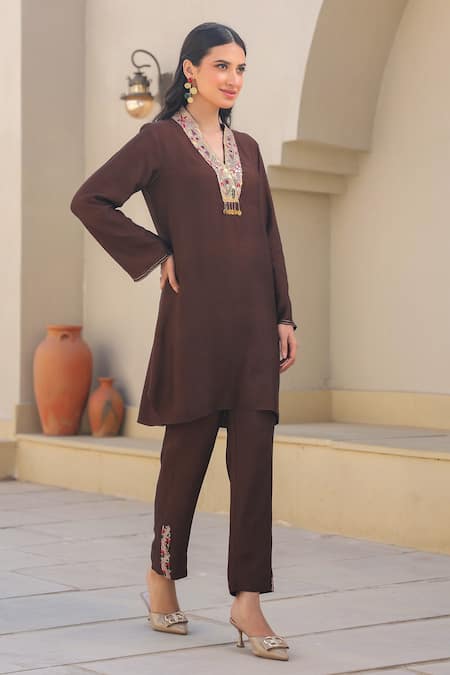 Shop_Label Niti Bothra_Brown Silk, Chanderi Zari, Embroidery V-neck Zardozi And Resham Kurta Set _Online_at_Aza_Fashions