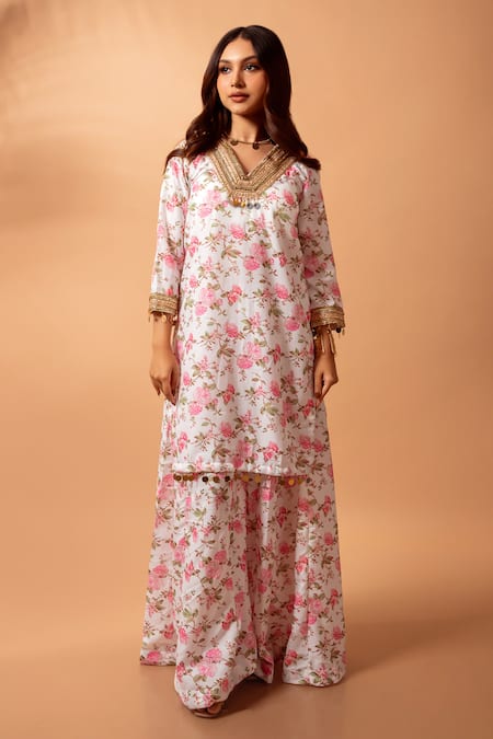 Maison Shefali White Linen Slub Gota, Lace, Floral Vine, Print Straight Kurta With Sharara at Aza Fashions Maison Shefali_White Linen Slub Gota, Lace, Floral Vine, Print Straight Kurta With Sharara _at_Aza_Fashions