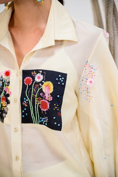 Shop_The Dramebaaz CO_Off White Chanderi Gardenia Bloom Collar Neck Patch Embroidered Shirt _Online_at_Aza_Fashions
