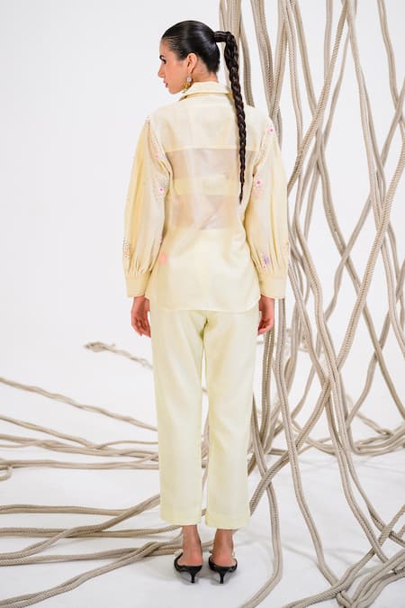 Shop The Dramebaaz CO Off White Chanderi Gardenia Bloom Collar Patch Embroidered Shirt With Trouser at Aza Fashions Shop_The Dramebaaz CO_Off White Chanderi Gardenia Bloom Collar Patch Embroidered Shirt With Trouser _at_Aza_Fashions