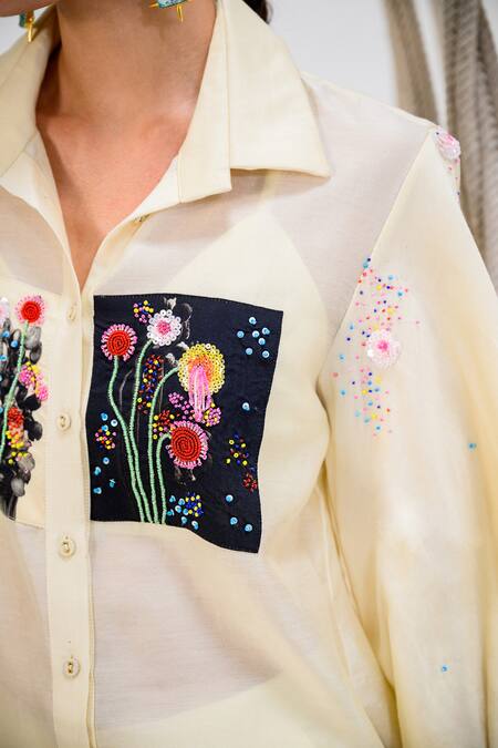 Shop The Dramebaaz CO Off White Chanderi Gardenia Bloom Collar Patch Embroidered Shirt With Trouser Online at Aza Fashions Shop_The Dramebaaz CO_Off White Chanderi Gardenia Bloom Collar Patch Embroidered Shirt With Trouser _Online_at_Aza_Fashions