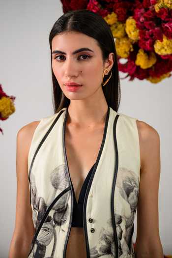 The Dramebaaz CO Off White Chanderi Vintage Floral V Neck Whisper Print Waistcoat at Aza Fashions The Dramebaaz CO_Off White Chanderi Vintage Floral V Neck Whisper Print Waistcoat _at_Aza_Fashions