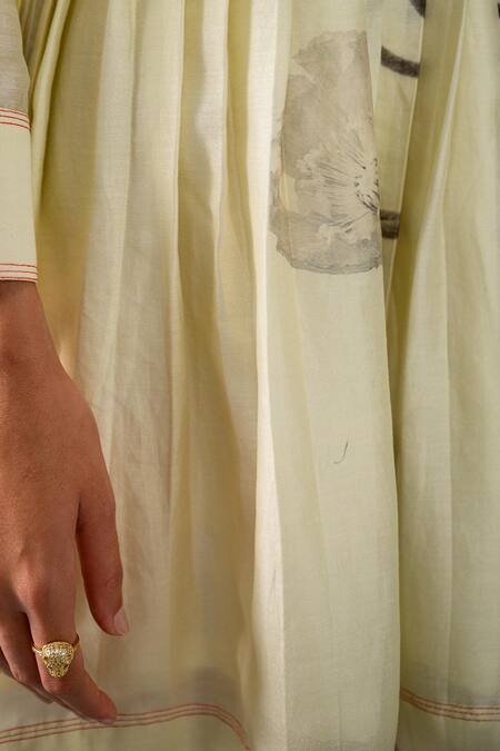 The Dramebaaz CO Off White Chanderi Beads, Embroidery Collared Floral Dress at Aza Fashions The Dramebaaz CO_Off White Chanderi Beads, Embroidery Collared Floral Dress _at_Aza_Fashions