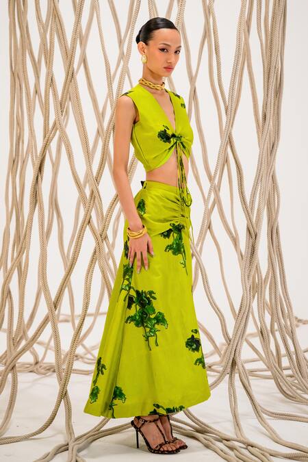 The Dramebaaz CO_Green Chanderi Floral Plunge V Neck Print Bustier And Skirt Set _at_Aza_Fashions
