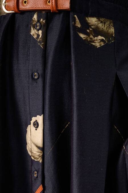 Buy_The Dramebaaz CO_Black Chanderi V-neck Floral Print Midi Dress 