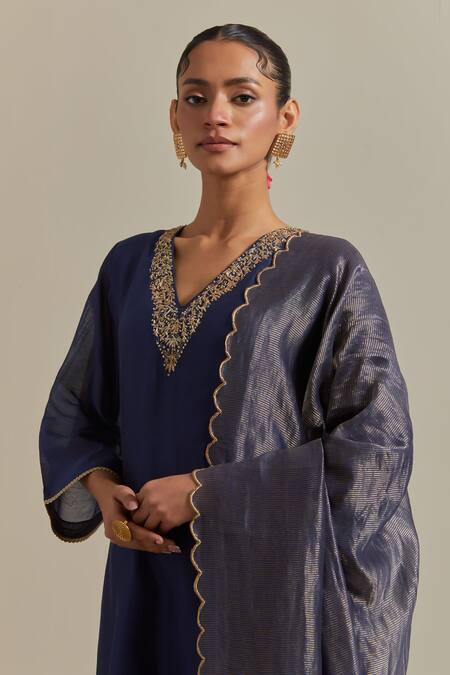 Buy Vinusto Blue Handloom Cotton, Chanderi Zari, Embroidery V-neck Floral Kurta And Pant Set Online at Aza Fashions Buy_Vinusto_Blue Handloom Cotton, Chanderi Zari, Embroidery V-neck Floral Kurta And Pant Set _Online_at_Aza_Fashions