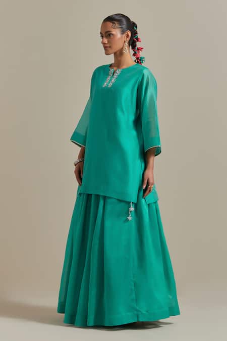 Shop Vinusto Blue Chanderi Embroidery, Lace Split Floral Handwoven Short Kurta With Skirt Online at Aza Fashions Shop_Vinusto_Blue Chanderi Embroidery, Lace Split Floral Handwoven Short Kurta With Skirt _Online_at_Aza_Fashions