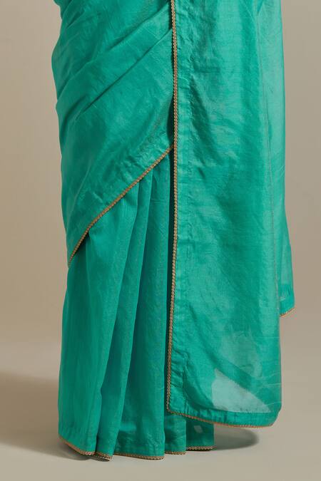 Buy Vinusto Blue Chanderi, Silk Lace, Embroidery V-neck Handwoven Saree With Solid Blouse Online at Aza Fashions Buy_Vinusto_Blue Chanderi, Silk Lace, Embroidery V-neck Handwoven Saree With Solid Blouse _Online_at_Aza_Fashions