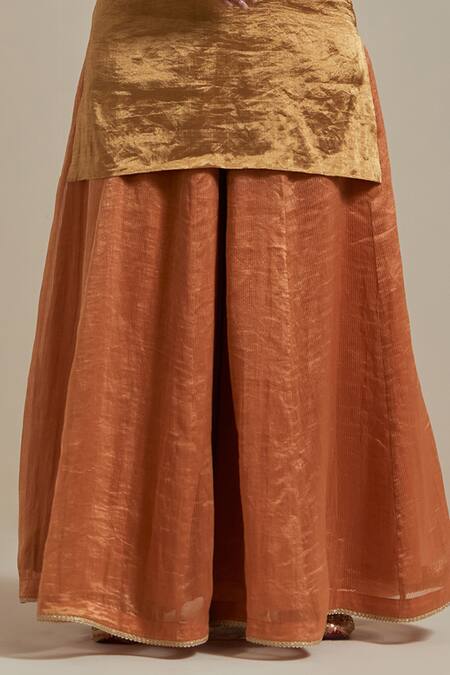 Buy_Vinusto_Gold Chanderi Lace V-neck Handwoven Zari Silk Short Kurta And Sharara Set _Online_at_Aza_Fashions