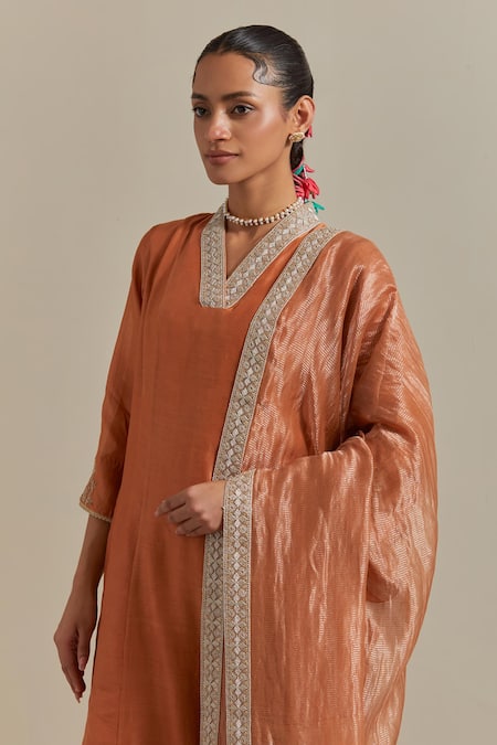 Buy_Vinusto_Brown Handloom Cotton, Chanderi Zari, Lace, Floral Straight Kurta And Pant Set _Online_at_Aza_Fashions