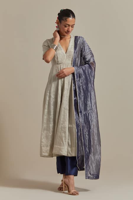 Vinusto Silver Handwoven Zari Silk V-neck Anarkali And Pant Set 