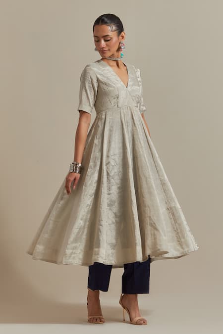 Vinusto Silver Chanderi, Handloom Cotton Zari V-neck Handwoven Silk Anarkali And Pant Set Online at Aza Fashions Vinusto_Silver Chanderi, Handloom Cotton Zari V-neck Handwoven Silk Anarkali And Pant Set _Online_at_Aza_Fashions