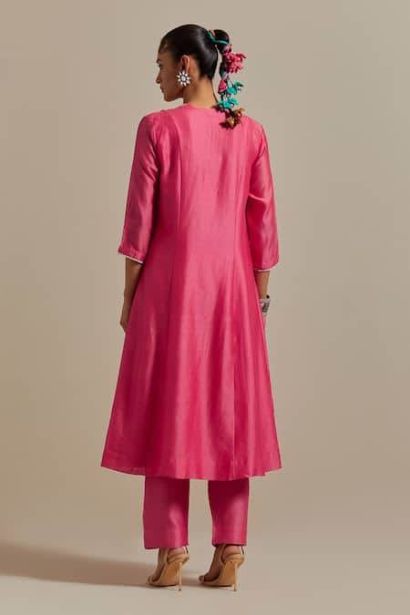 Shop Vinusto Pink Chanderi Embroidery, Zari V-neck Zardosi Gather Yoke Kurta And Pant Set at Aza Fashions Shop_Vinusto_Pink Chanderi Embroidery, Zari V-neck Zardosi Gather Yoke Kurta And Pant Set _at_Aza_Fashions