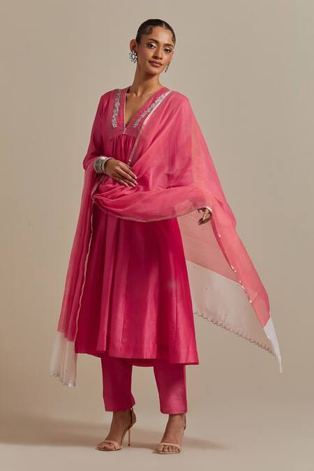 Buy Vinusto Pink Chanderi Embroidery, Zari V-neck Zardosi Gather Yoke Kurta And Pant Set Online at Aza Fashions Buy_Vinusto_Pink Chanderi Embroidery, Zari V-neck Zardosi Gather Yoke Kurta And Pant Set _Online_at_Aza_Fashions