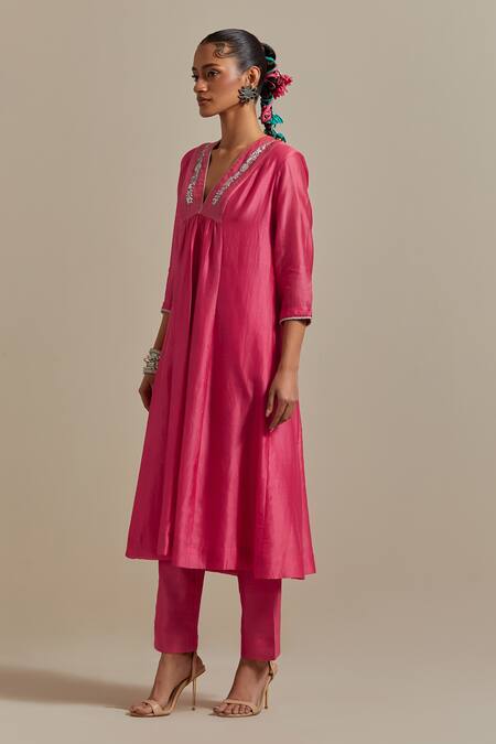 Shop Vinusto Pink Chanderi Embroidery, Zari V-neck Zardosi Gather Yoke Kurta And Pant Set Online at Aza Fashions Shop_Vinusto_Pink Chanderi Embroidery, Zari V-neck Zardosi Gather Yoke Kurta And Pant Set _Online_at_Aza_Fashions
