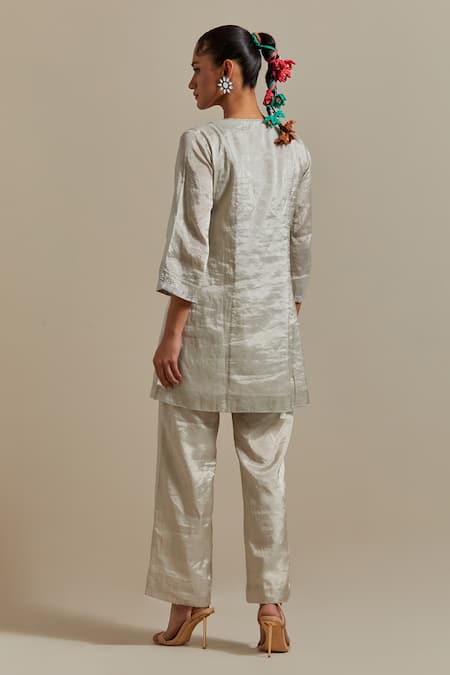 Shop Vinusto Silver Silk Pearls, Zari V-neck Embroidered Angarkha With Pant at Aza Fashions Shop_Vinusto_Silver Silk Pearls, Zari V-neck Embroidered Angarkha With Pant _at_Aza_Fashions