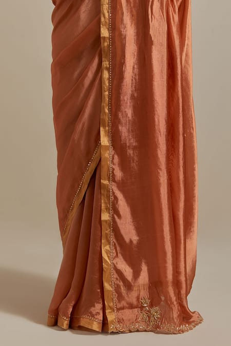 Buy_Vinusto_Brown Silk Embroidery V-neck Handwoven Placement Saree With Blouse _Online_at_Aza_Fashions