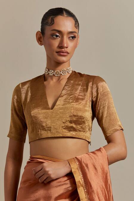 Vinusto_Brown Silk Embroidery V-neck Handwoven Placement Saree With Blouse _at_Aza_Fashions