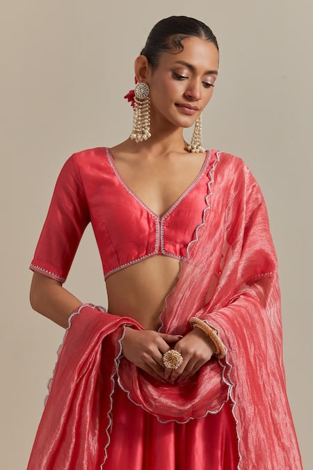 Vinusto Pink , Silk Lace, Handwoven Gathered Lehenga And Blouse Set at Aza Fashions Vinusto_Pink , Silk Lace, Handwoven Gathered Lehenga And Blouse Set _at_Aza_Fashions