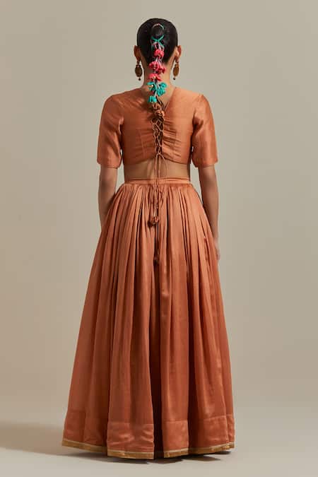 Vinusto Handwoven Lehenga & Embroidered Dupatta Set 