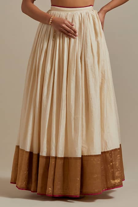 Buy_Vinusto_Ivory Chanderi, Silk Lace V-neck Handwoven Gathered Lehenga And Blouse Set _Online_at_Aza_Fashions