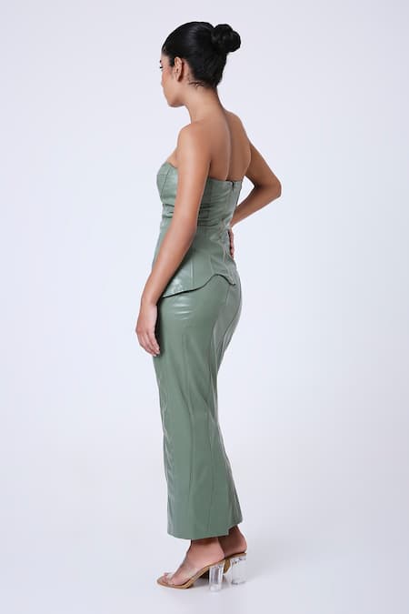 Antithesis India Grey Faux Leather, Lining Viscose Blend Plain Strapless Wave Hem Corset Top Online at Aza Fashions Antithesis India_Grey Faux Leather, Lining Viscose Blend Plain Strapless Wave Hem Corset Top _Online_at_Aza_Fashions