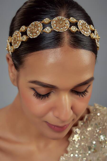 Buy Vivinia By Vidhi Mehra Gold Plated Pearl, Polki, Kundan Saadgi Studded Mathapatti Online at Aza Fashions Buy_Vivinia By Vidhi Mehra_Gold Plated Pearl, Polki, Kundan Saadgi Studded Mathapatti _Online_at_Aza_Fashions