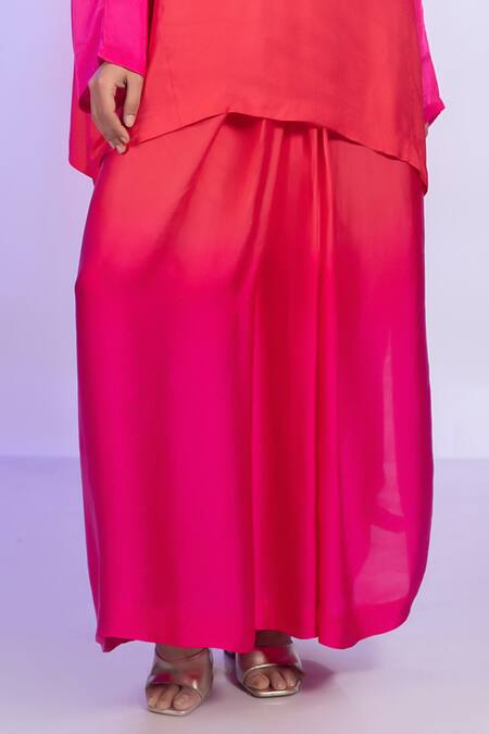 Vishwa By Pinki Sinha_Red Satin V-neck Ombre Kaftan Top And Lungi Skirt Set _Online_at_Aza_Fashions