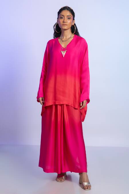 Buy_Vishwa By Pinki Sinha_Red Satin V-neck Ombre Kaftan Top And Lungi Skirt Set 