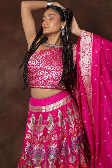Vishwa By Pinki Sinha_Pink Silk Embroidery Floral Vine Woven Lehenga Set_Online_at_Aza_Fashions