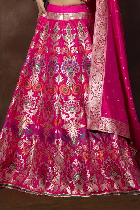 Vishwa By Pinki Sinha_Pink Silk Embroidery Floral Vine Woven Lehenga Set_at_Aza_Fashions