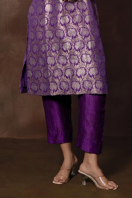 Buy_Vishwa By Pinki Sinha_Purple Silk V-neck Floral Blossom Woven Kurta With Pant _Online_at_Aza_Fashions