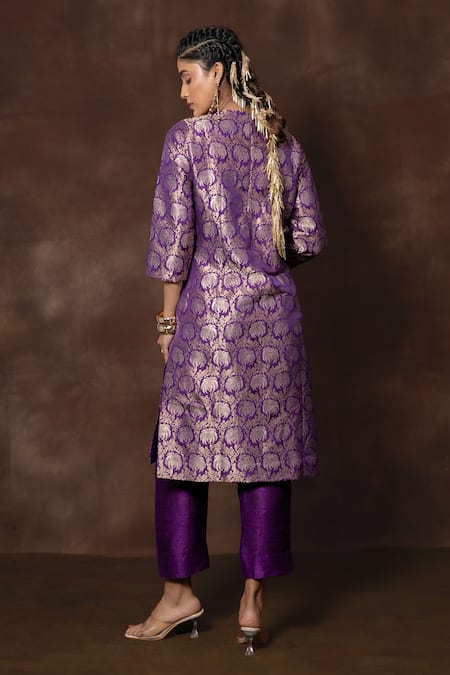 Vishwa By Pinki Sinha Floral Blossom Woven Kurta With Pant 