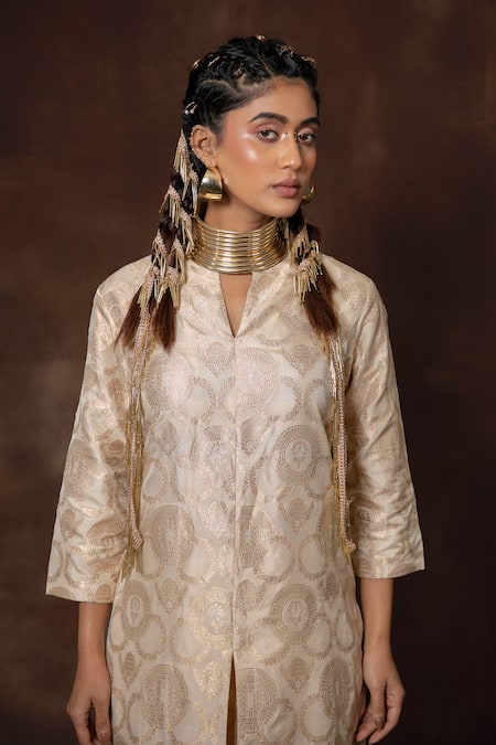 Shop Vishwa By Pinki Sinha White Silk Embroidery Collared Woven Floral Wreath Kurta Set Online at Aza Fashions Shop_Vishwa By Pinki Sinha_White Silk Embroidery Collared Woven Floral Wreath Kurta Set _Online_at_Aza_Fashions