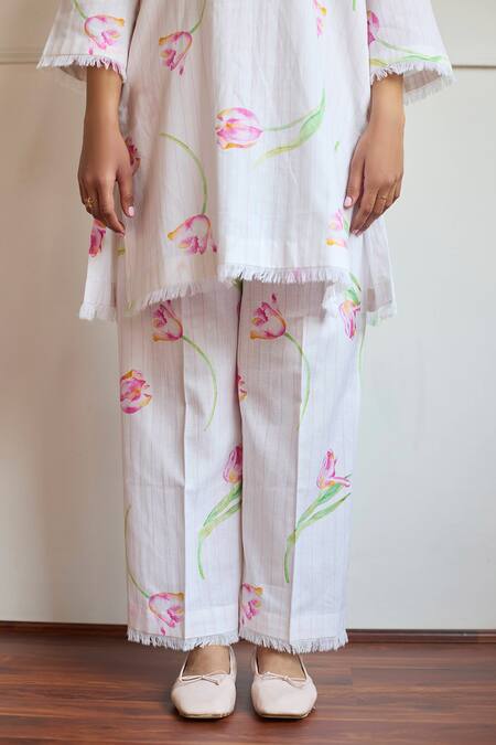 Buy Juanita By Shubhda Ivory Cotton V-neck Tulip Print Kurta Set Online at Aza Fashions Buy_Juanita By Shubhda_Ivory Cotton V-neck Tulip Print Kurta Set _Online_at_Aza_Fashions