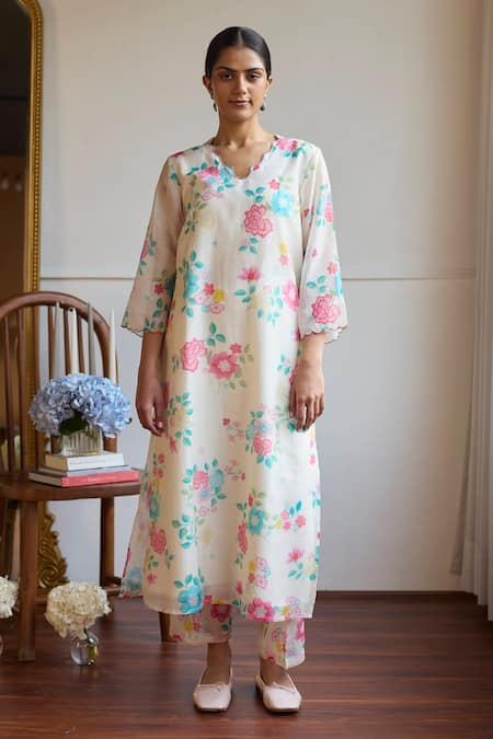 Shop Juanita By Shubhda Ivory Chanderi Scoop Neck Florence Print Kurta Pant Set at Aza Fashions Shop_Juanita By Shubhda_Ivory Chanderi Scoop Neck Florence Print Kurta Pant Set _at_Aza_Fashions