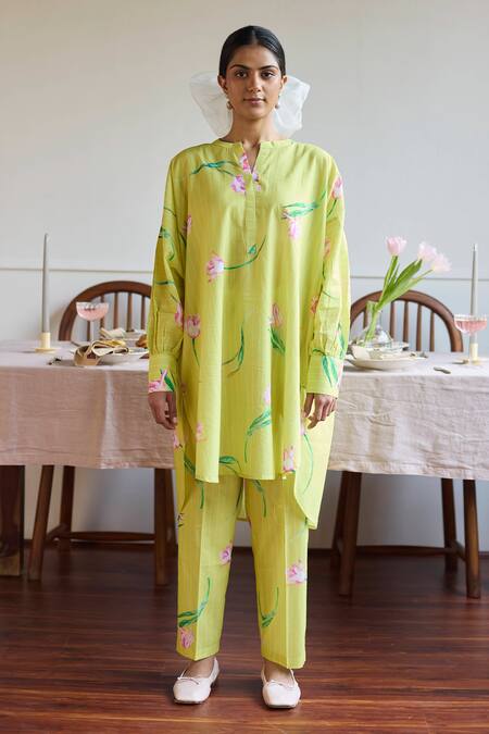 Juanita By Shubhda Yellow Cotton Round Neck Tulip Blossom Print Kurta Set Online at Aza Fashions Juanita By Shubhda_Yellow Cotton Round Neck Tulip Blossom Print Kurta Set _Online_at_Aza_Fashions