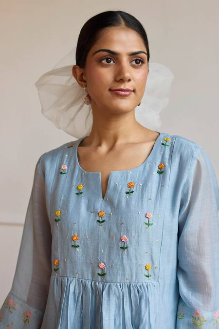 Juanita By Shubhda_Blue Chanderi Embroidery Split V-neck Floral Kurta Set_Online_at_Aza_Fashions