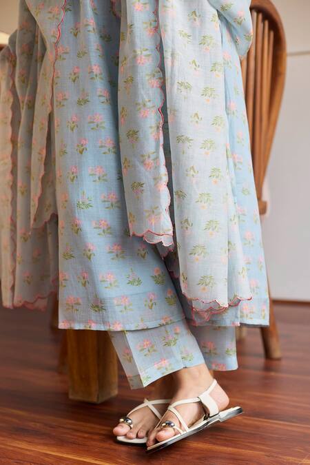 Shop_Juanita By Shubhda_Blue Chanderi Split V-neck Printed Kurta Set _Online_at_Aza_Fashions