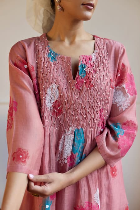 Juanita By Shubhda Pink Chanderi Embroidery Split V-neck Floral Printed Kurta Set at Aza Fashions Juanita By Shubhda_Pink Chanderi Embroidery Split V-neck Floral Printed Kurta Set _at_Aza_Fashions